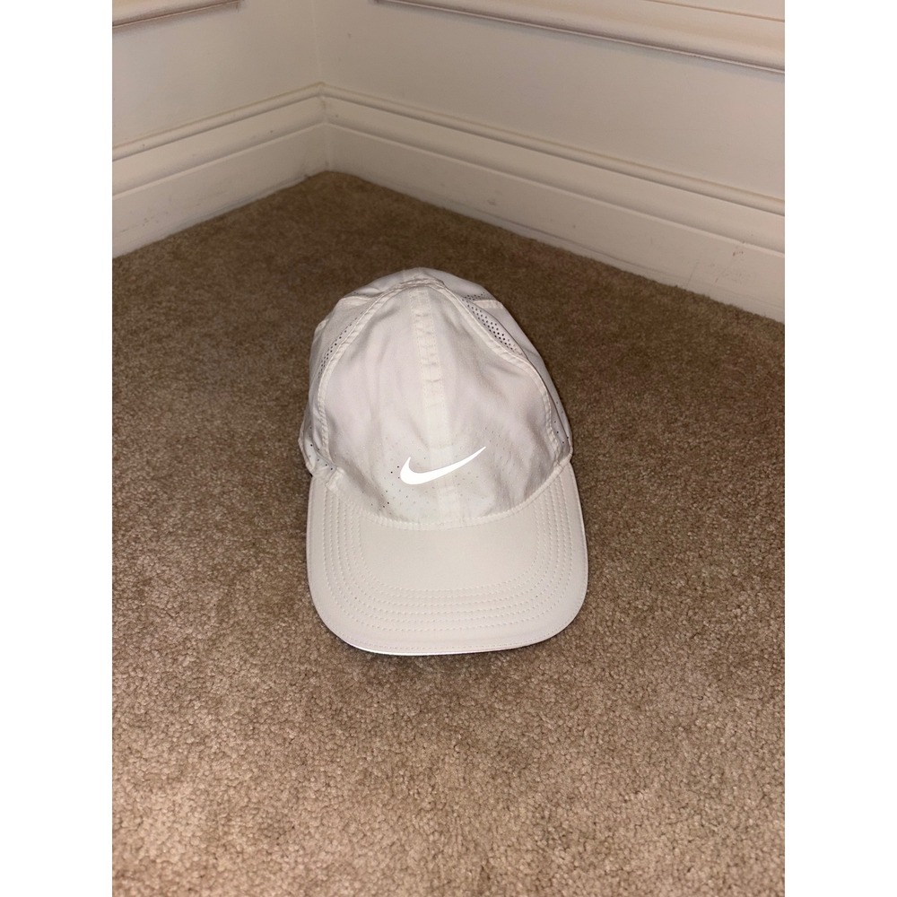 NWOT Nike Featherlight Dri-FIT Mens White Perforated Running Hat Adjustable Cap